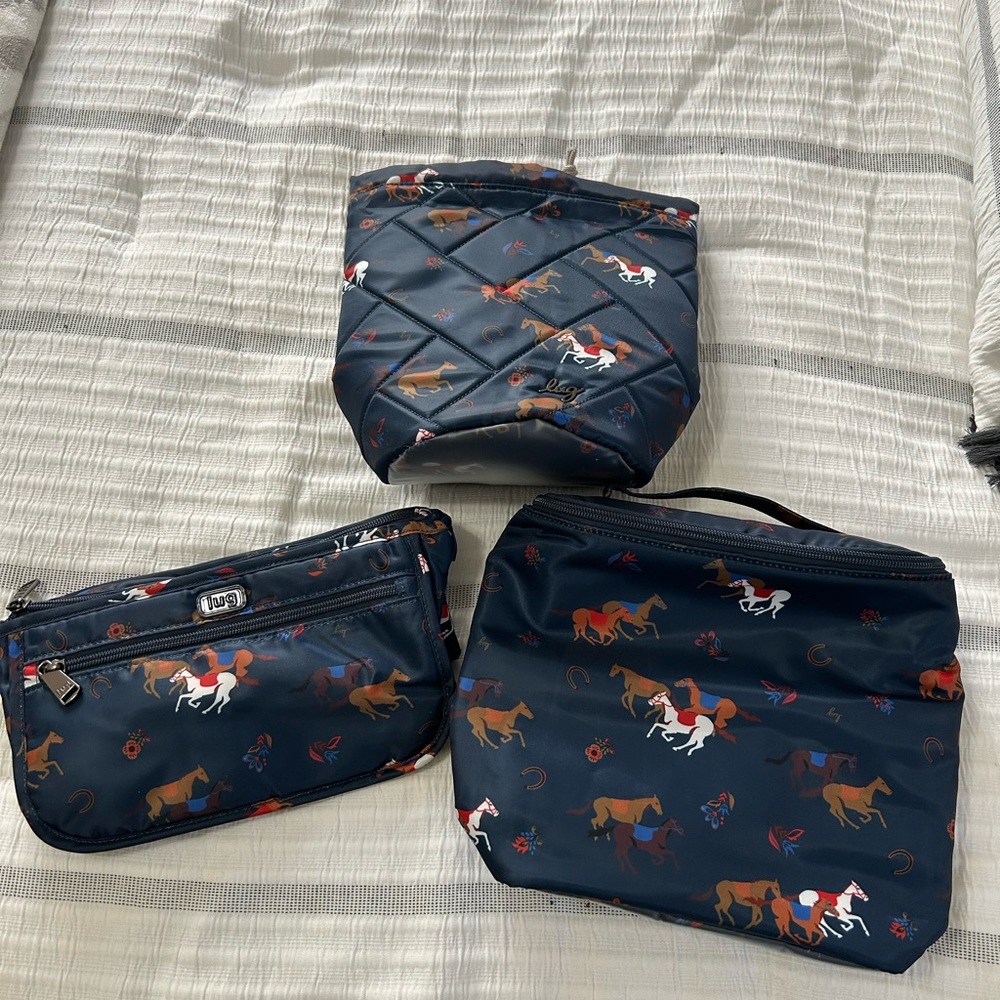 Lug Horses Navy Cosmetic Bag Set - Tumbler, Parasail and Dolly, NWOT